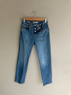 Levi's Premium Wedgie Straight Jeans 23